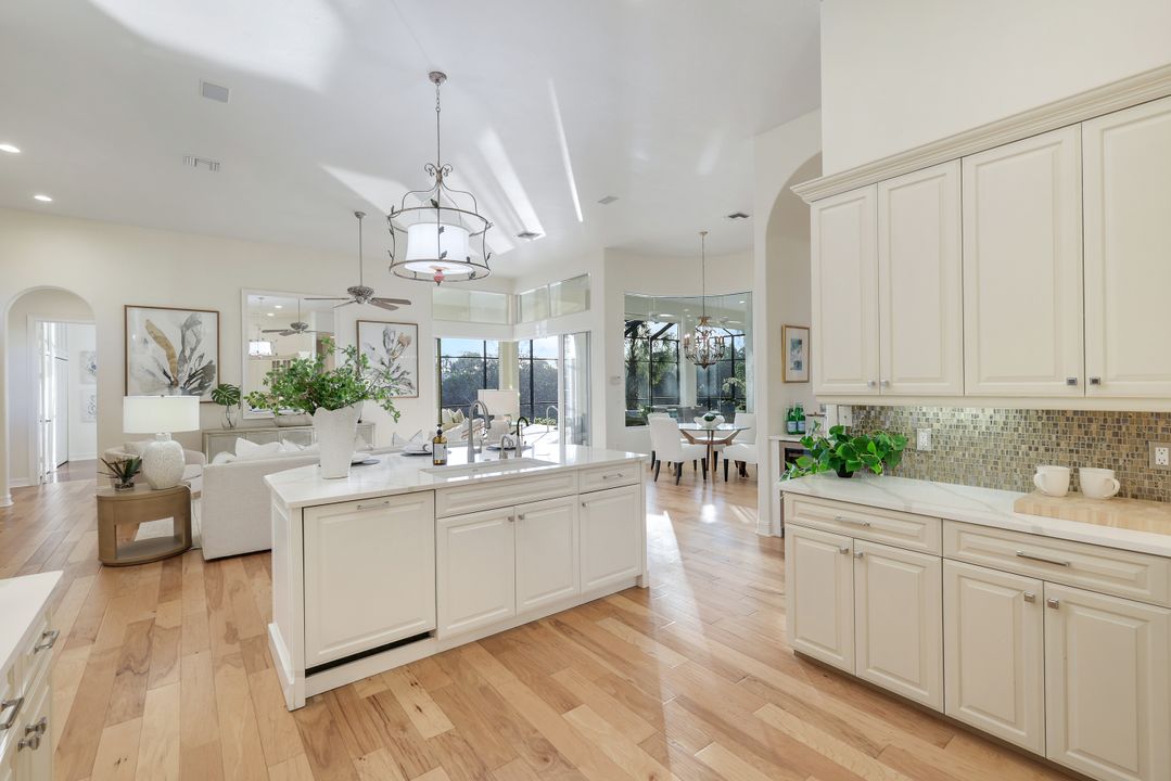 4574 Lighthouse Ln, Naples, FL 34112