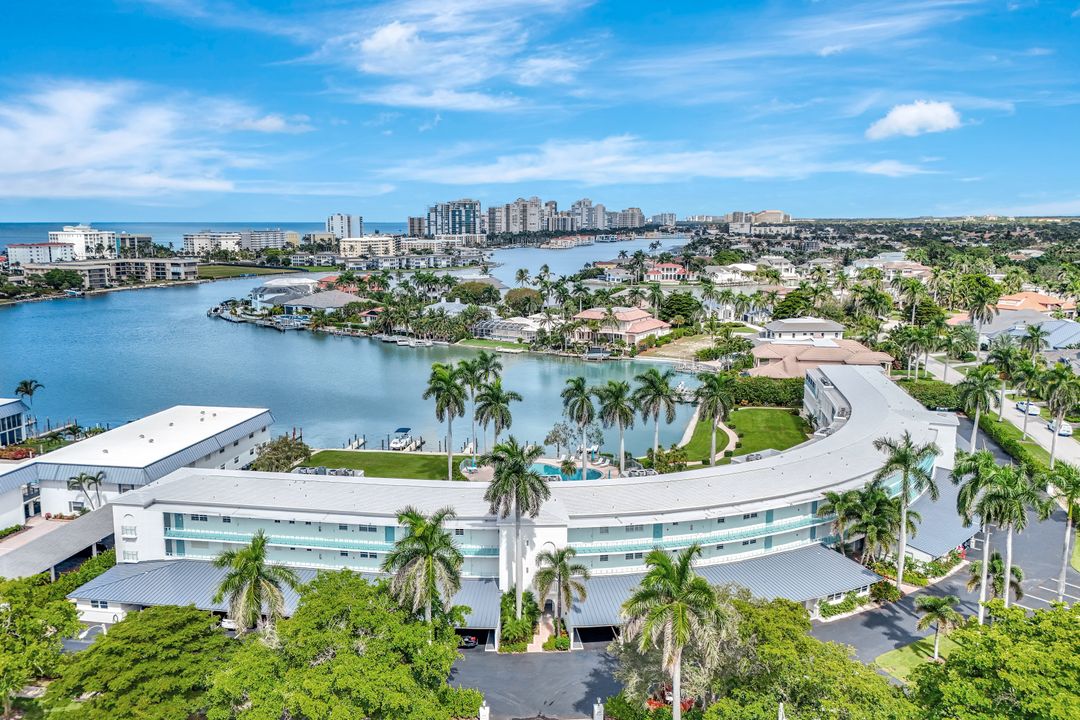 383 Harbour Dr #304, Naples, FL 34103