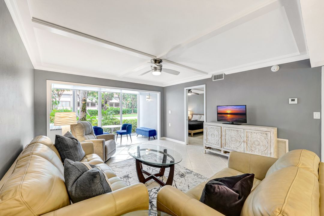 900 8th Ave S #104, Naples, FL 34102