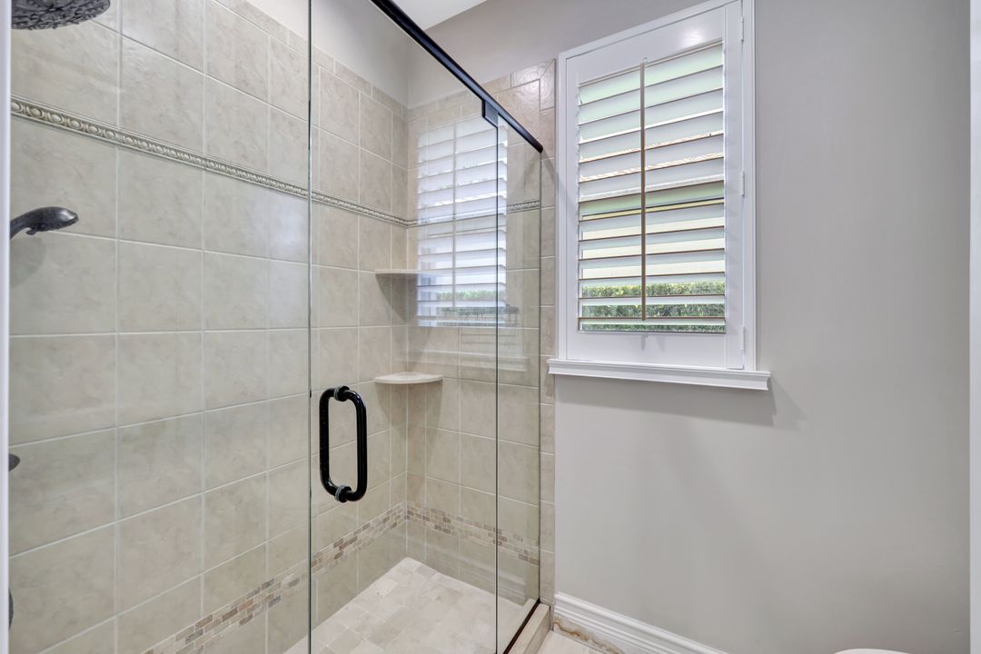 9833 Clear Lake Cir, Naples, FL 34109