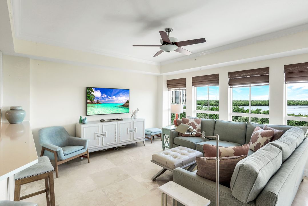 295 Grande Way #304, Naples, FL 34110