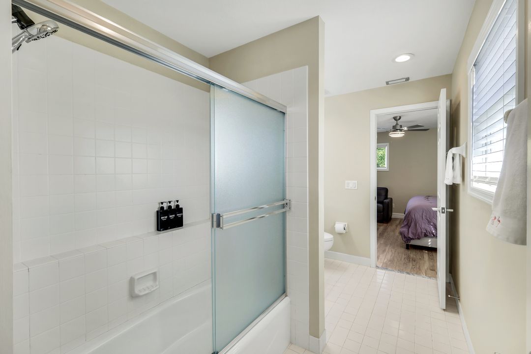 547 Cormorant Cove, Naples, FL 34113