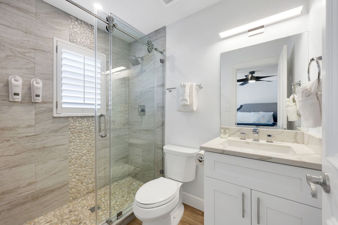 9467 Gulf Shore Dr, Naples, FL 34108