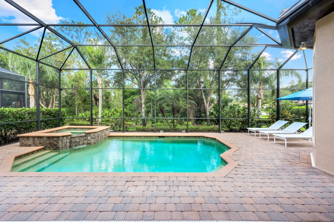 6419 Vivaldi Ct, Naples, FL 34113