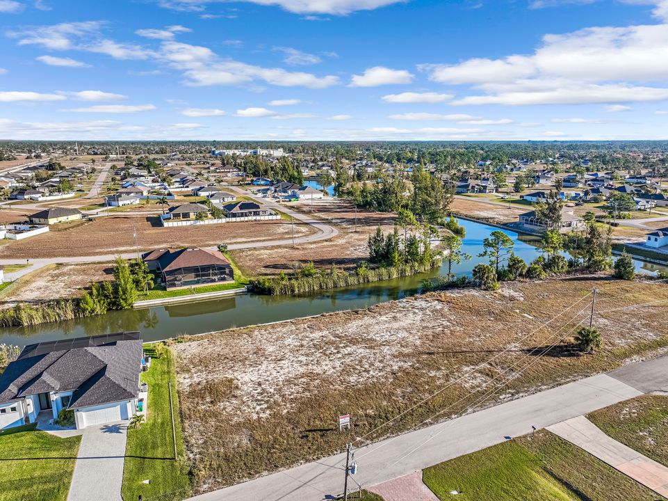 2027 NE 34th Terrace, Cape Coral, FL 33909