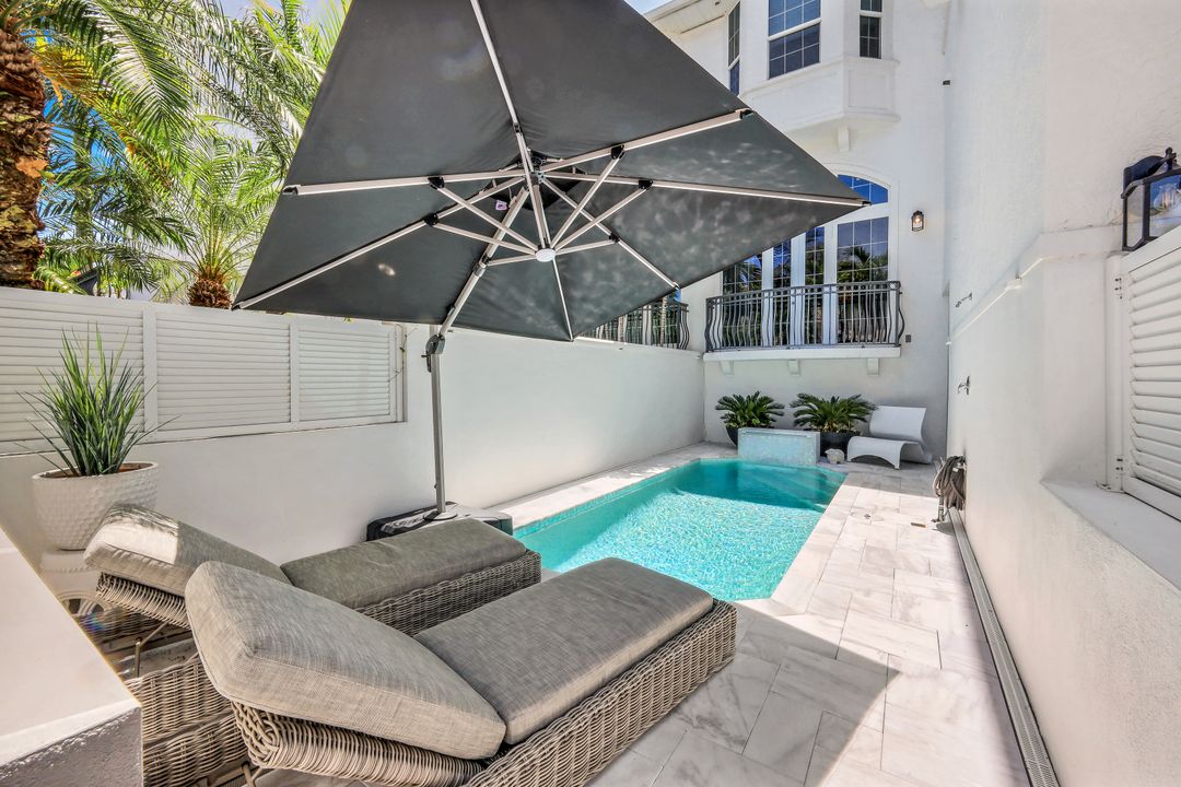 510 2nd St S, Naples, FL 34102