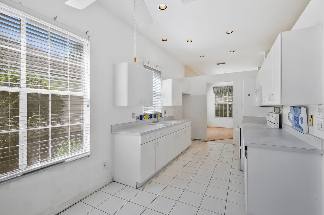 6533 Ilex Cir, Naples, FL 34109