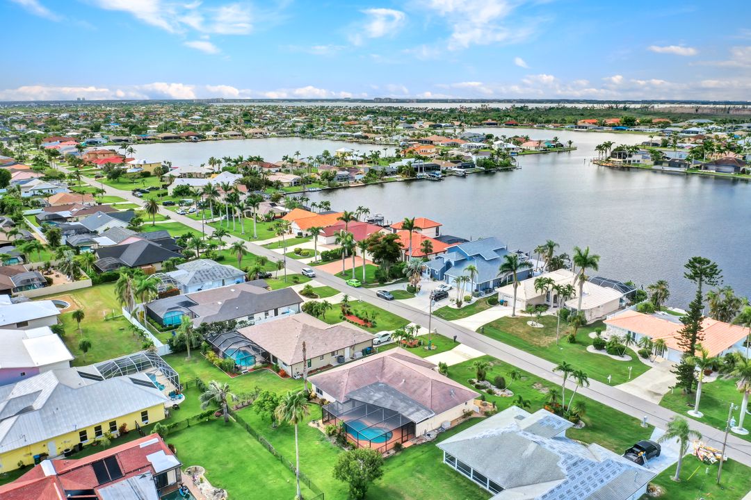 701 SW 52nd St, Cape Coral, FL 33914
