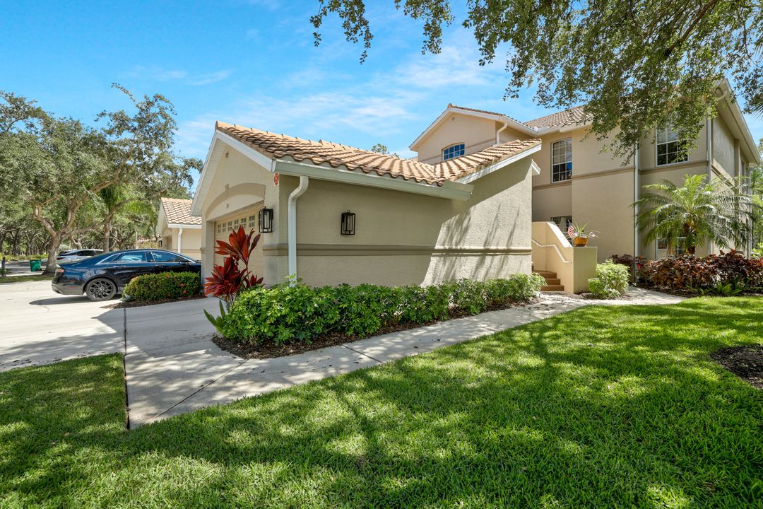 8275 Danbury Blvd #104, Naples, FL 34120