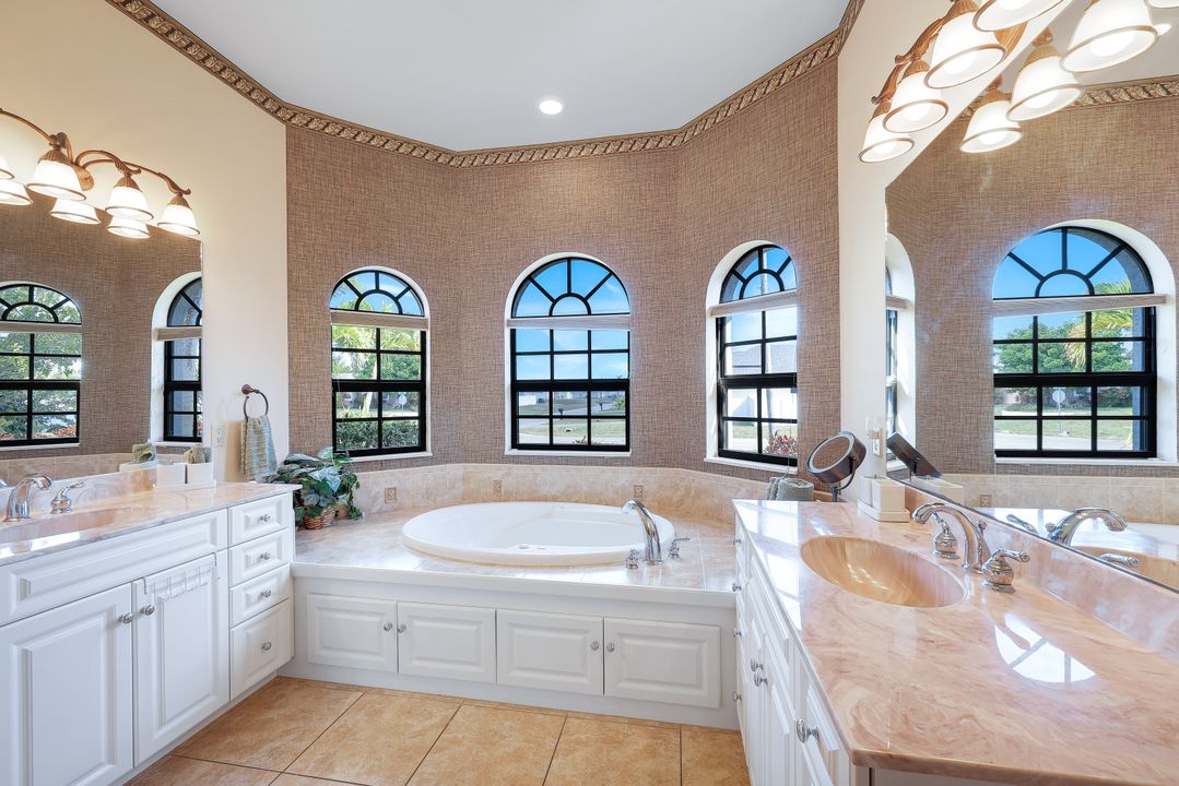 602 NW 3rd Ave, Cape Coral, FL 33993