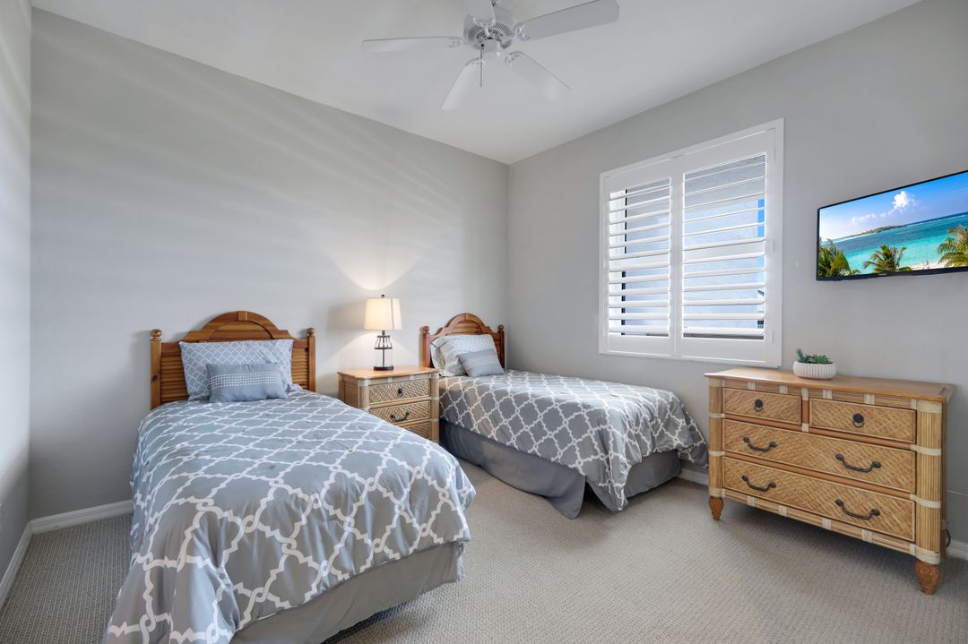 410 Flagship Dr #605, Naples, FL 34108
