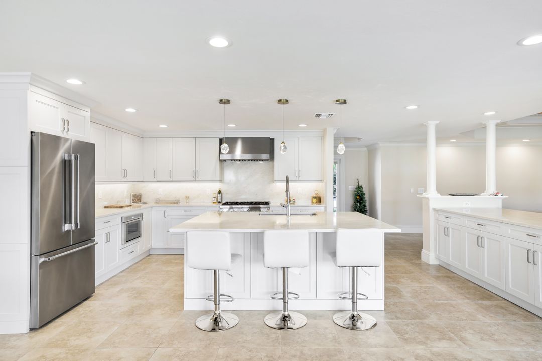 350 Bowline Bend, Naples, FL 34103