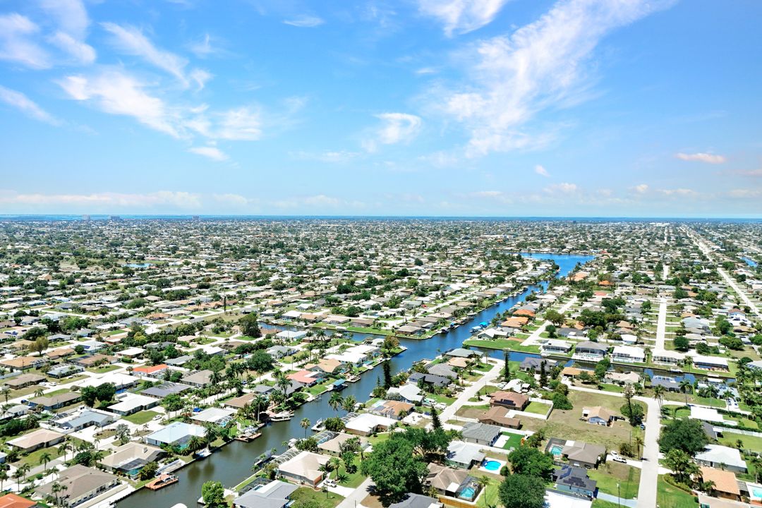 703 SE 33rd Terrace, Cape Coral, FL 33904