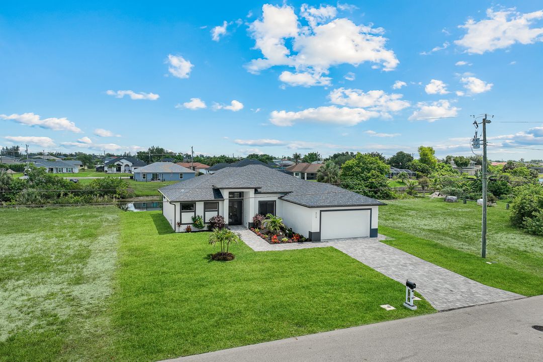 313 NE 5th St, Cape Coral, FL 33990