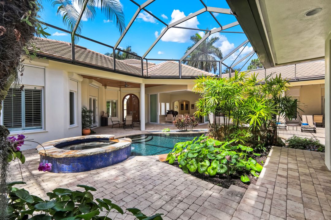1284 Pocantico Ln, Naples, FL 34110