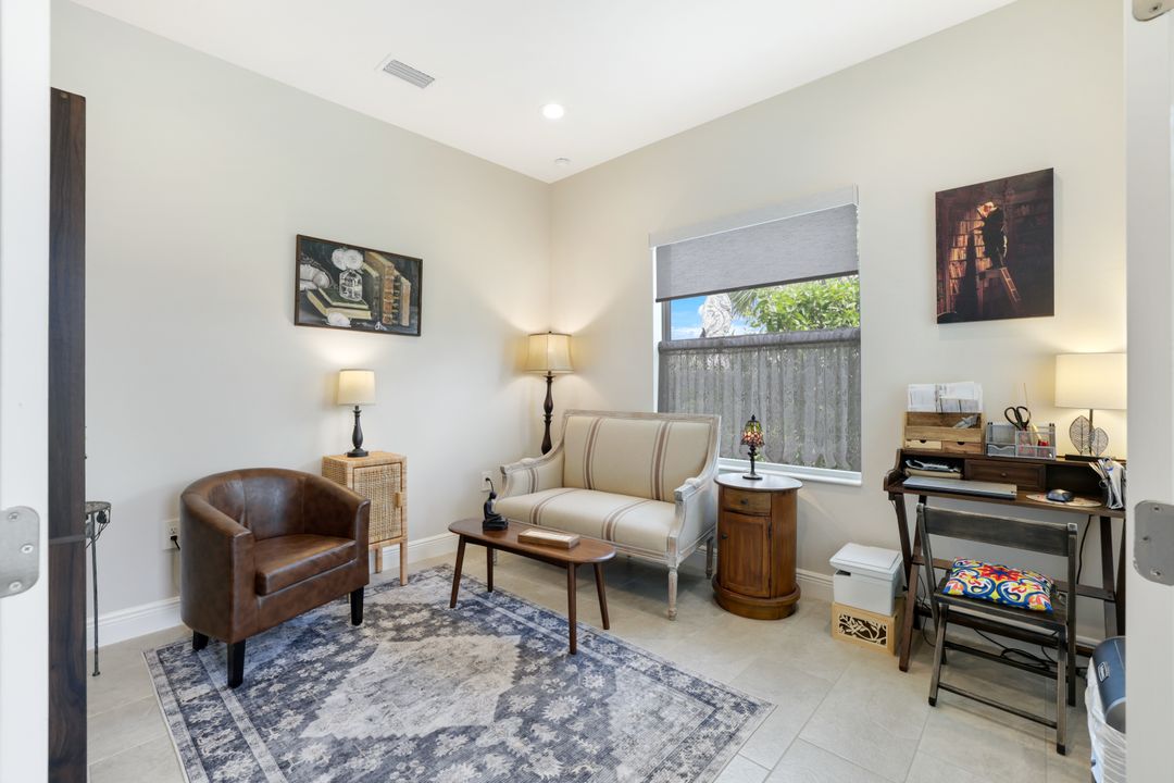 4691 Centaurus Cir, Naples, FL 34120