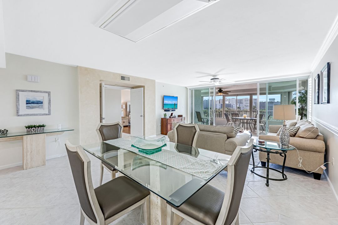 21 Bluebill Ave, Naples, FL 34108