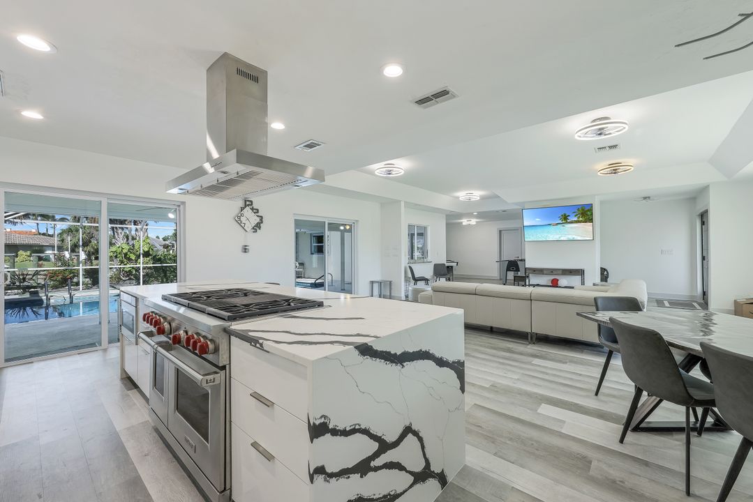 5308 Baypoint Ct, Cape Coral, FL 33904