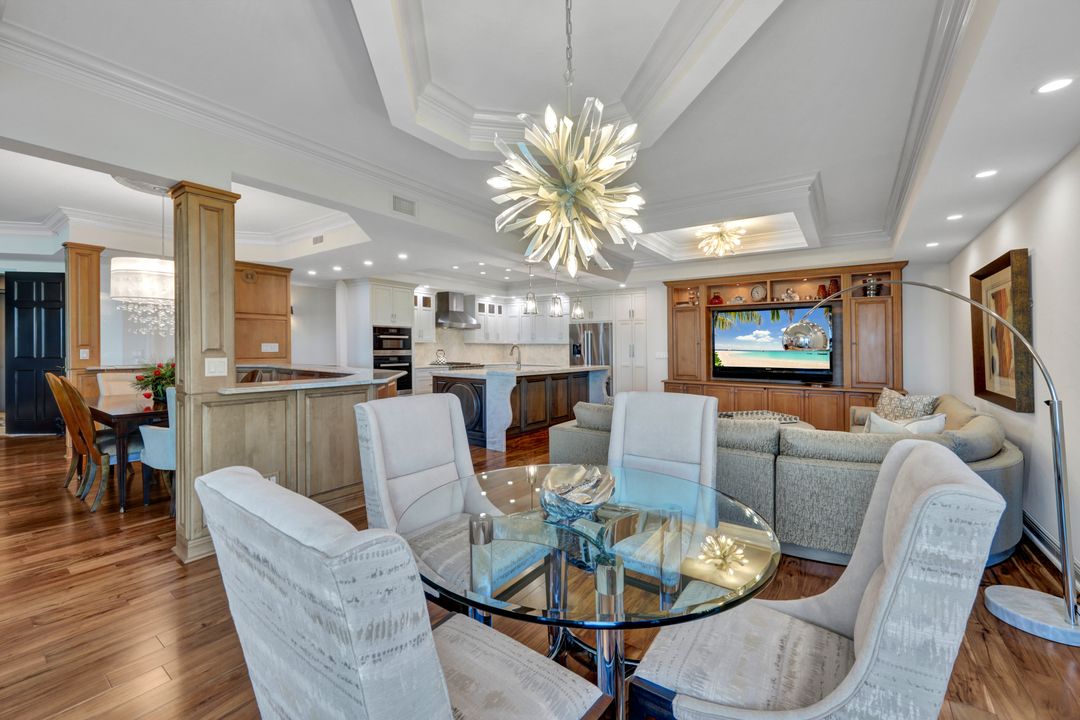 285 Grande Way #903, Naples, FL 34110