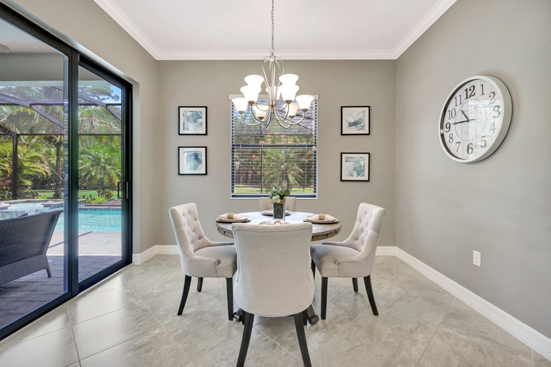 2102 Antigua Ln, Naples, FL 34120