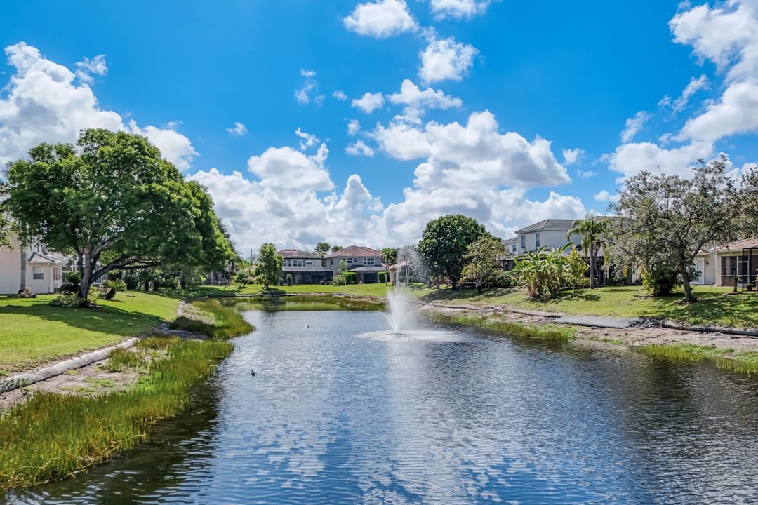 8241 Laurel Lakes Blvd, Naples, FL 34119