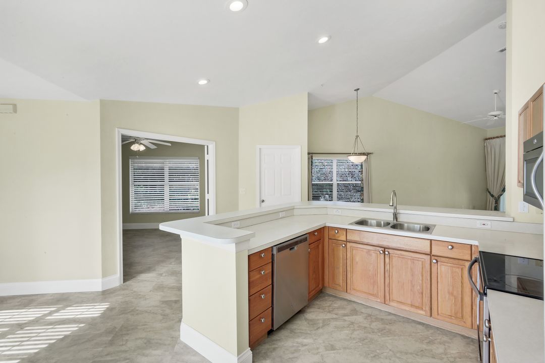 4940 Deerfield Way #201, Naples, FL 34110