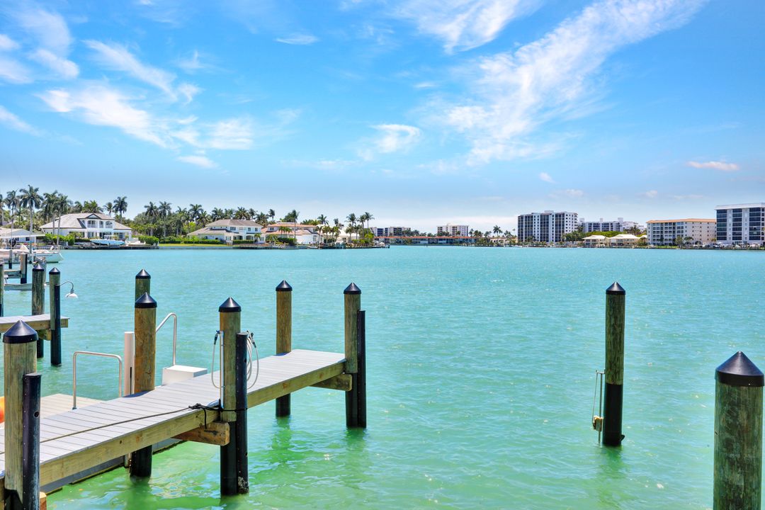 388 Harbour Dr #388, Naples, FL 34103