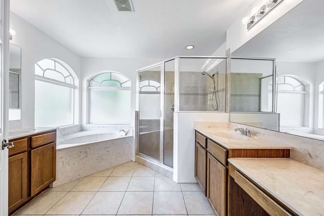 9820 Springlake Cir, Estero, FL 33928