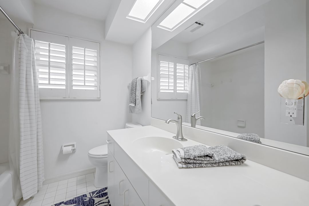 433 2nd St S, Naples, FL 34102