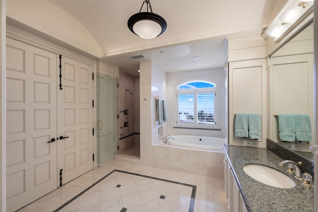 7425 Bay Colony Dr, Naples, FL 34108