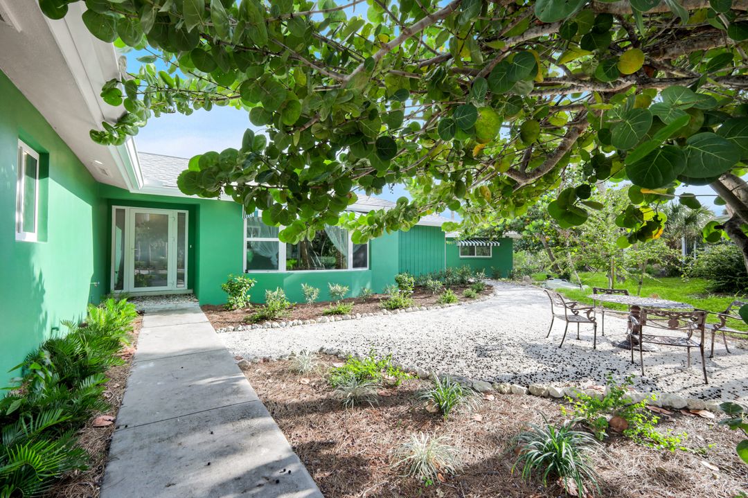 969 Fish Crow Rd, Sanibel, FL 33957
