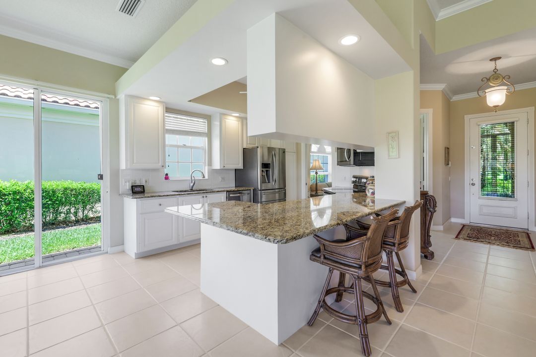 4479 Prescott Ln, Naples, FL 34119