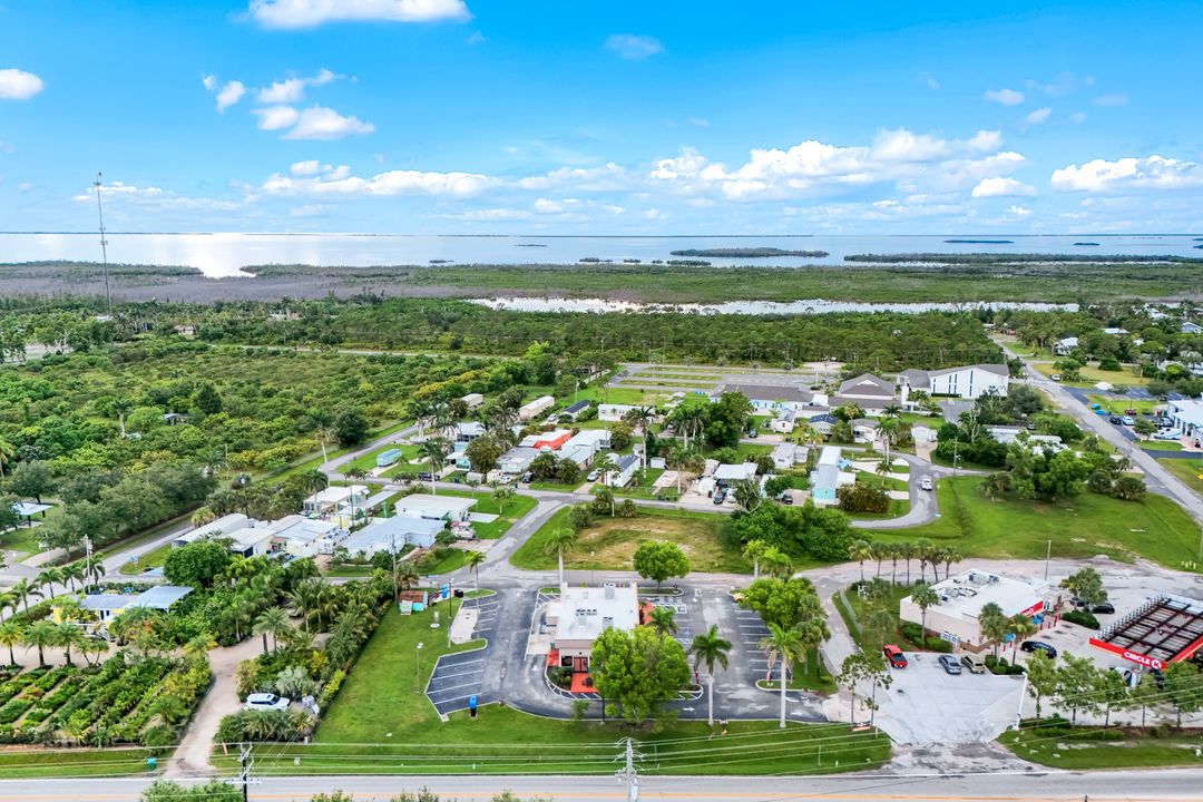 10493 Stringfellow Rd, Bokeelia, FL 33922