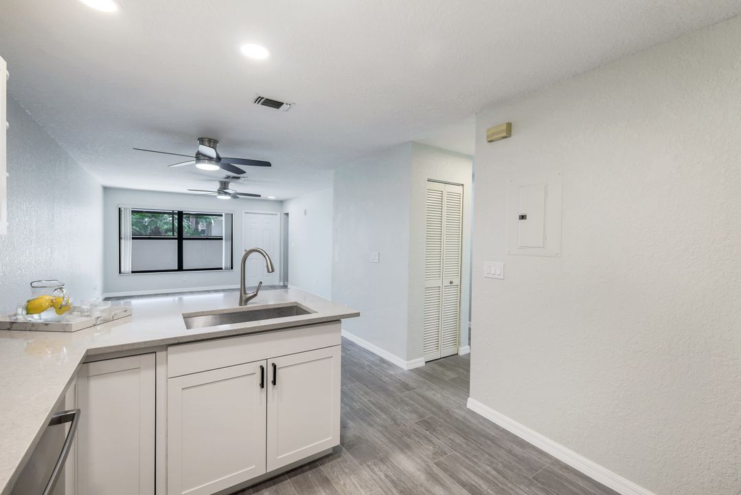 66 Emerald Woods Dr #H7, Naples, FL 34108