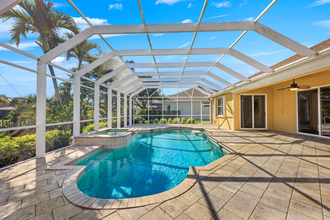 9214 Palm Island Cir, NO FORT MYERS, FL 33903