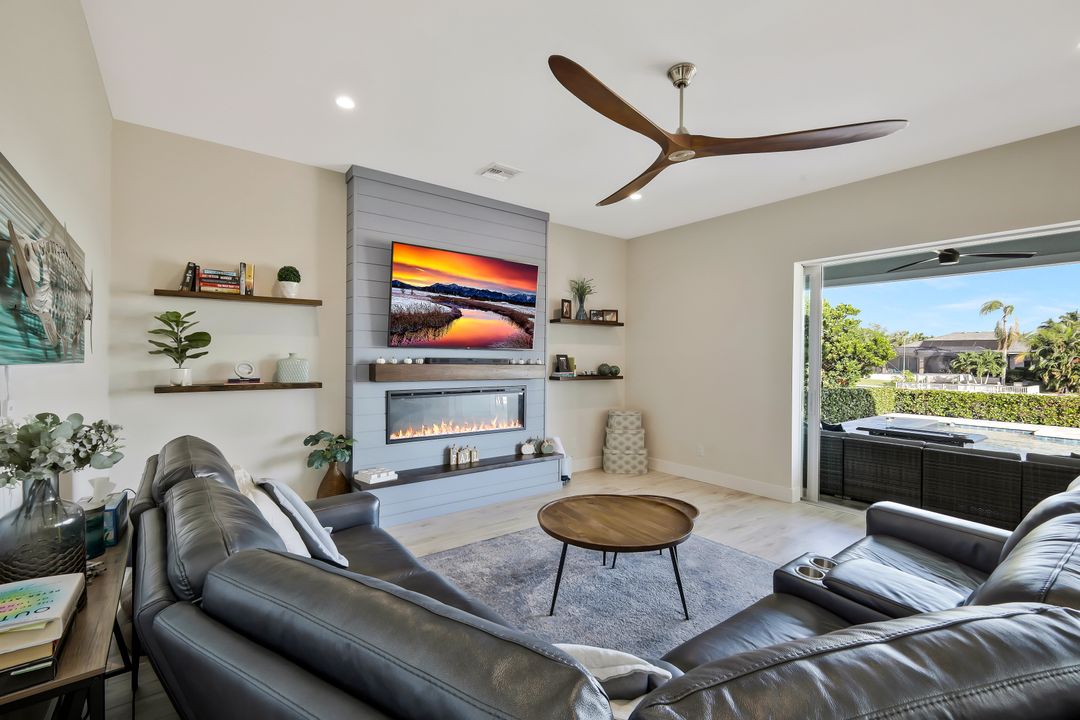 2717 SW 38th St, Cape Coral, FL 33914