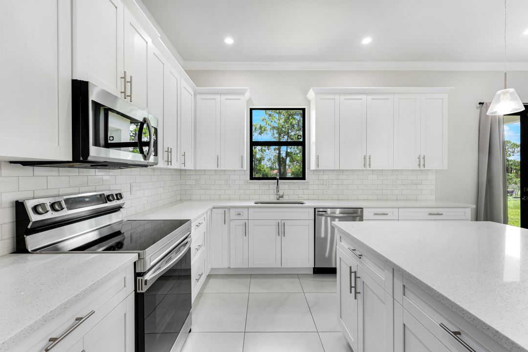 2017 47th Ave NE, Naples, FL 34120