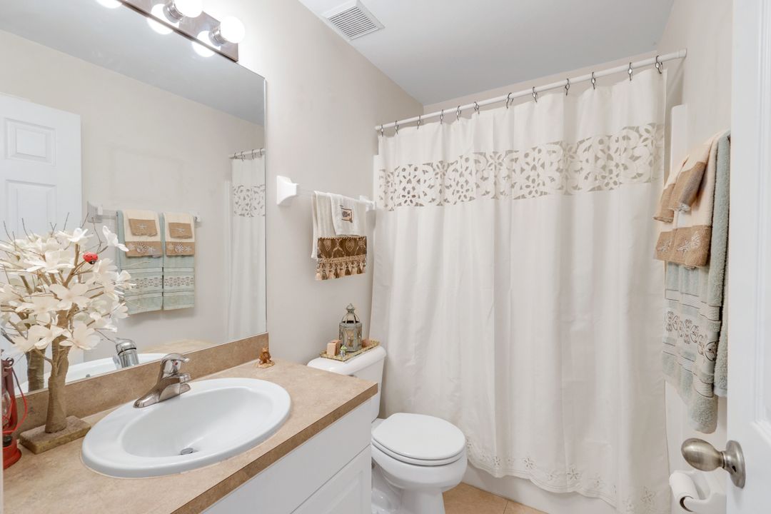 1020 Diplomat Pkwy W, Cape Coral, FL 33993