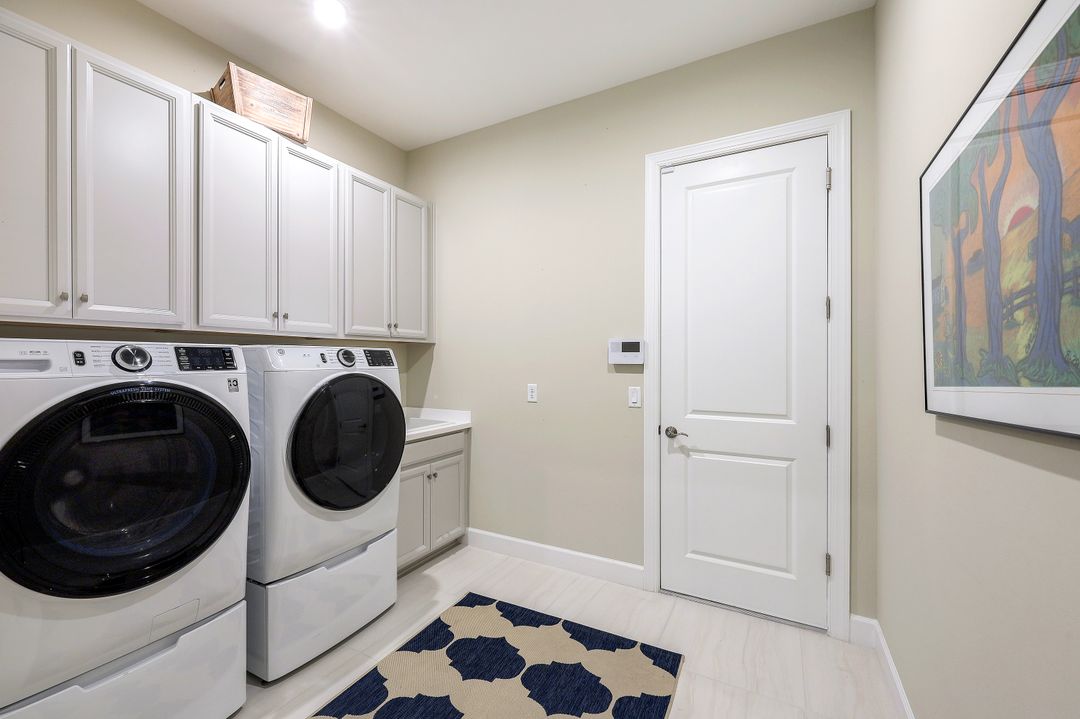 8880 Scarlotti Pl, Naples, FL 34119