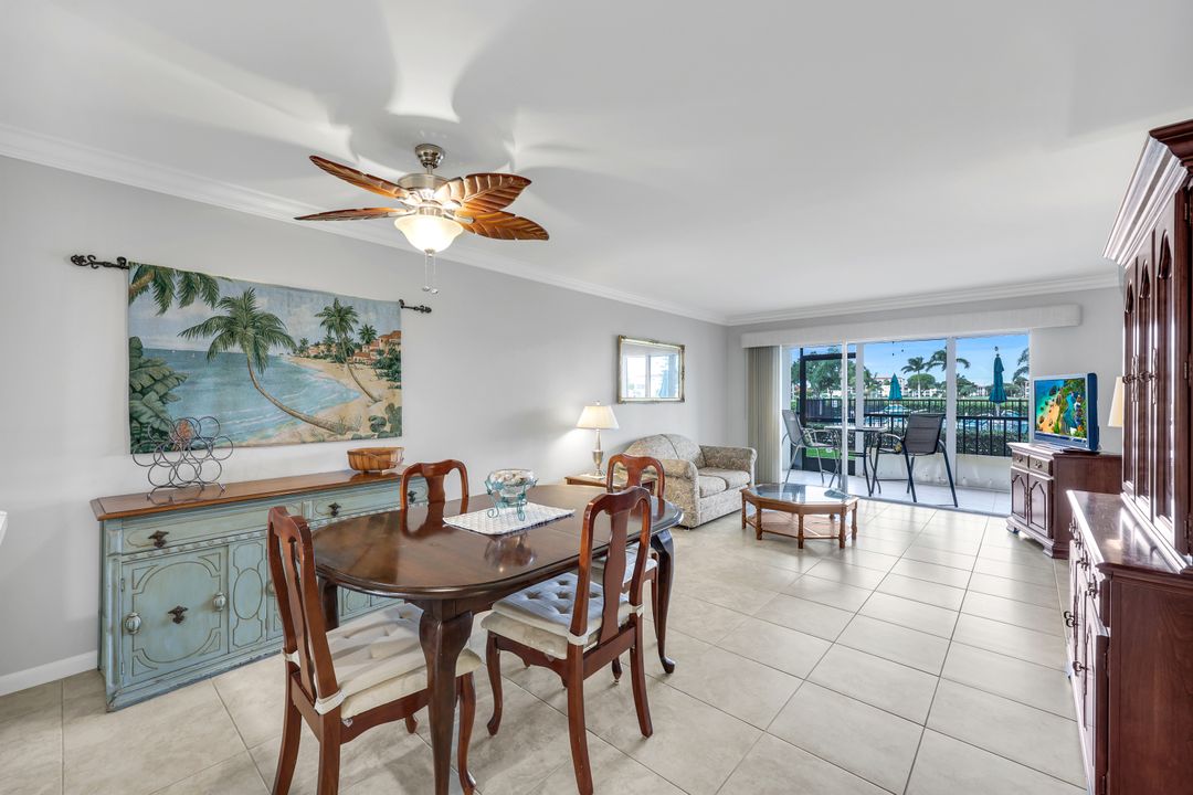 37 High Point Cir E #109, Naples, FL 34103
