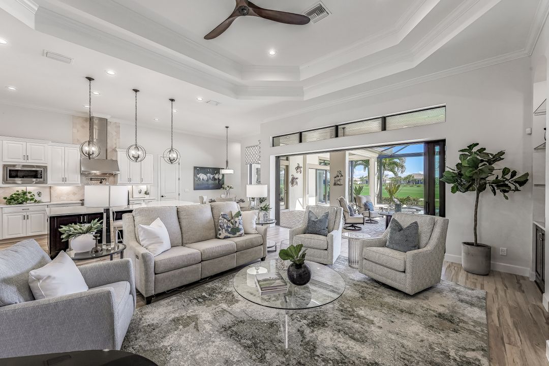 9071 Sorreno Ct, Naples, FL 34119