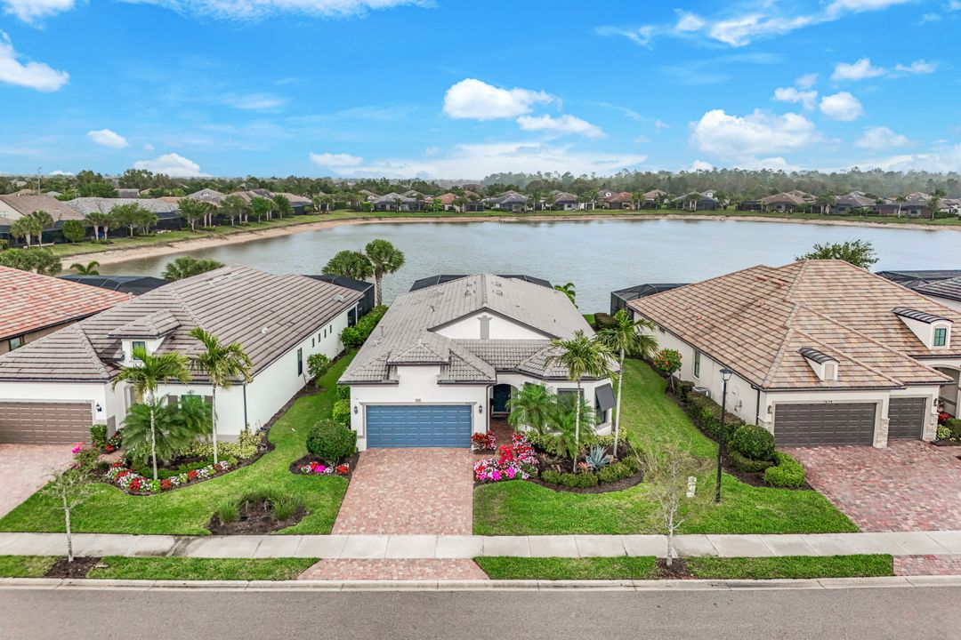 7631 Winding Cypress Dr, Naples, FL 34114