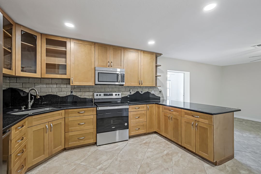 861 Mensh Terrace NW, Port Charlotte, FL 33948