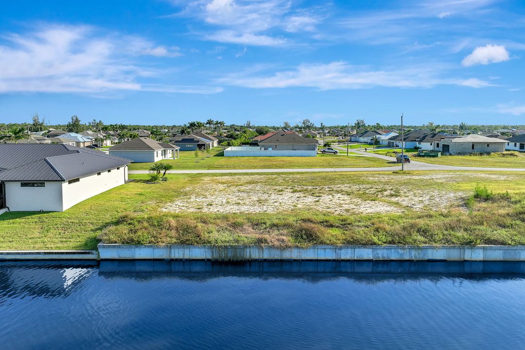 2002 NW 36th Ave, Cape Coral, FL 33993