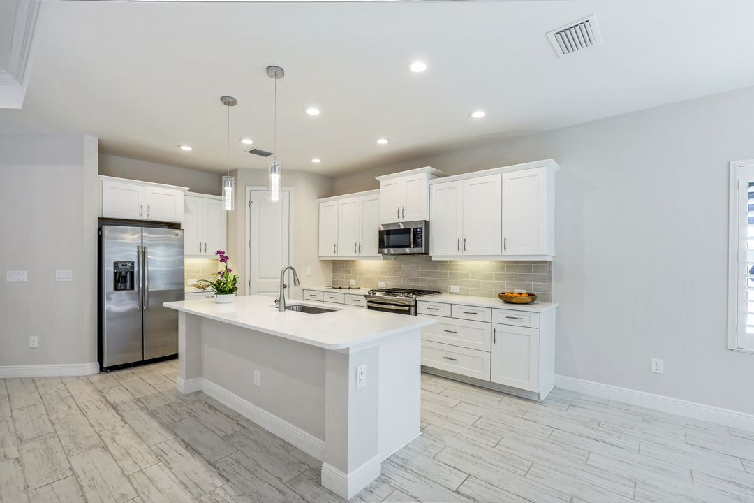 19799 Coconut Harbor Cir, Fort Myers, FL 33908