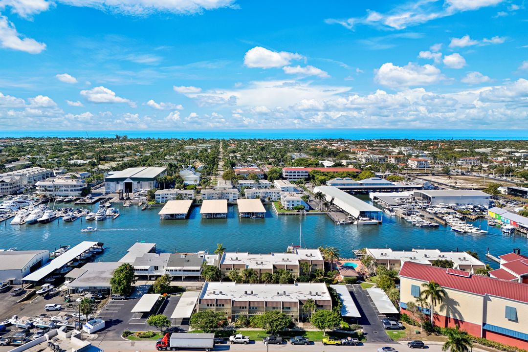 800 River Point Dr #212, Naples, FL 34102