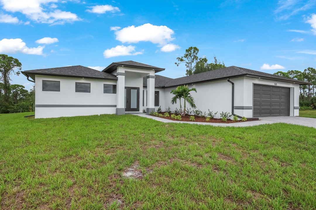 523 Wilmington Pkwy, Cape Coral, FL 33993