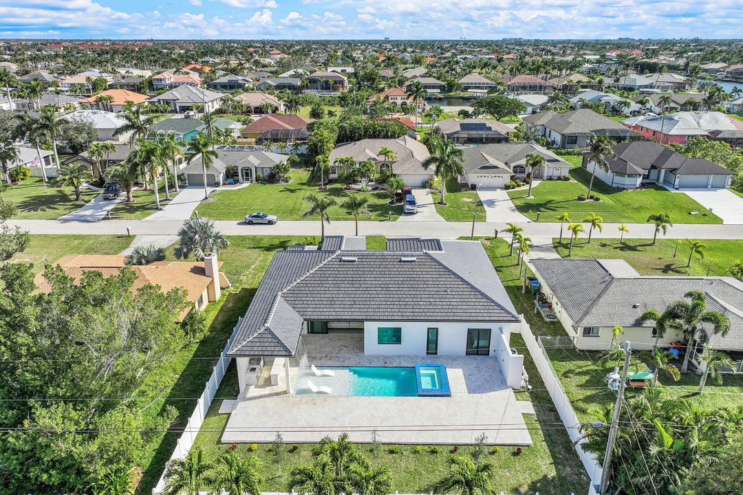 5240 SW 19th Pl, Cape Coral, FL 33914