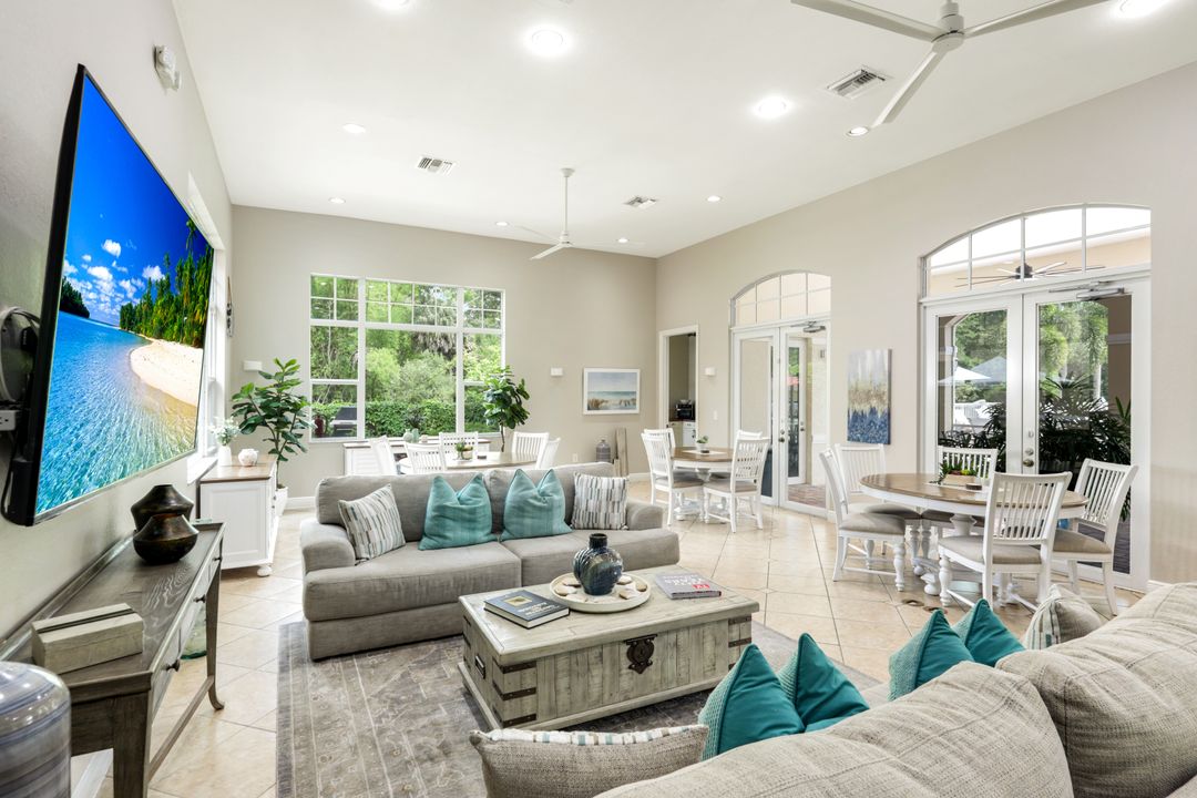 4455 Botanical Pl Cir #103, Naples, FL 34112