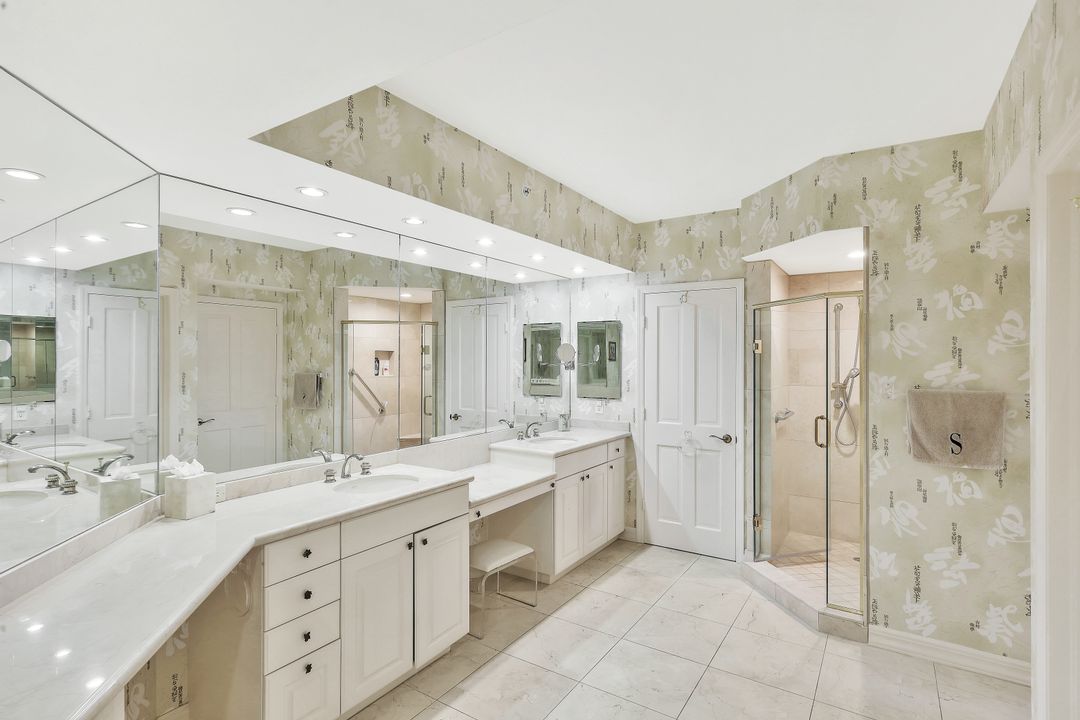 8171 Bay Colony Dr #1704, Naples, FL 34108